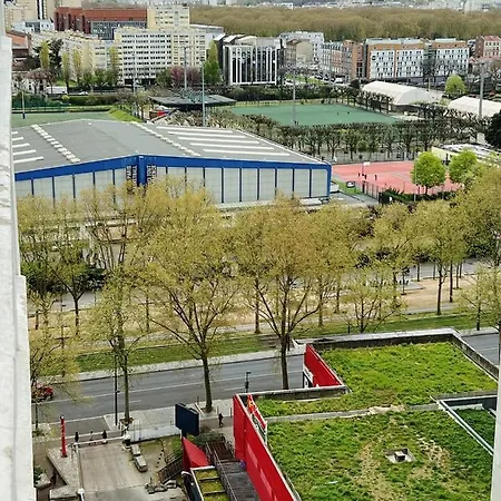 Near Subway And Supermarket Apartment *